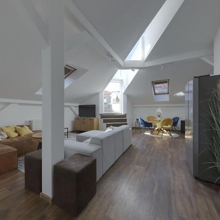 Aneri Apartment Old Town Bratislava Bagian luar foto