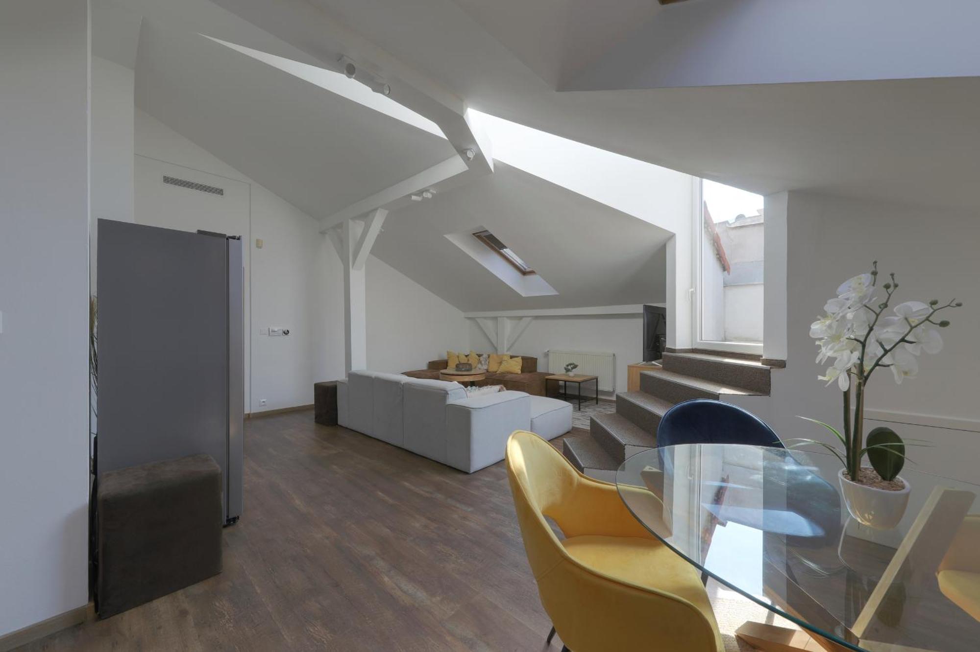 Aneri Apartment Old Town Bratislava Bagian luar foto