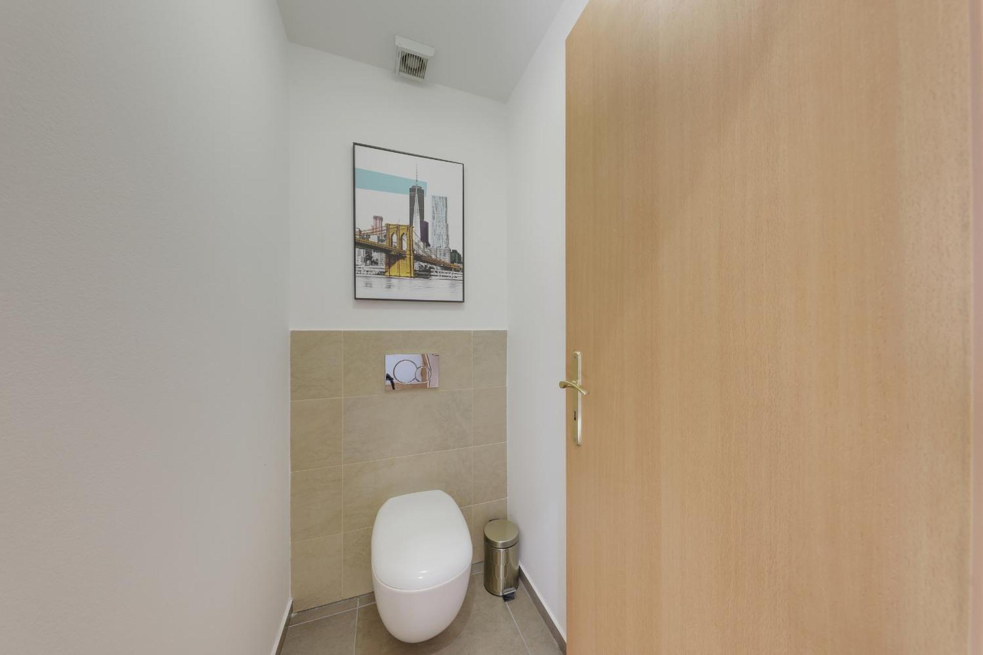 Aneri Apartment Old Town Bratislava Bagian luar foto