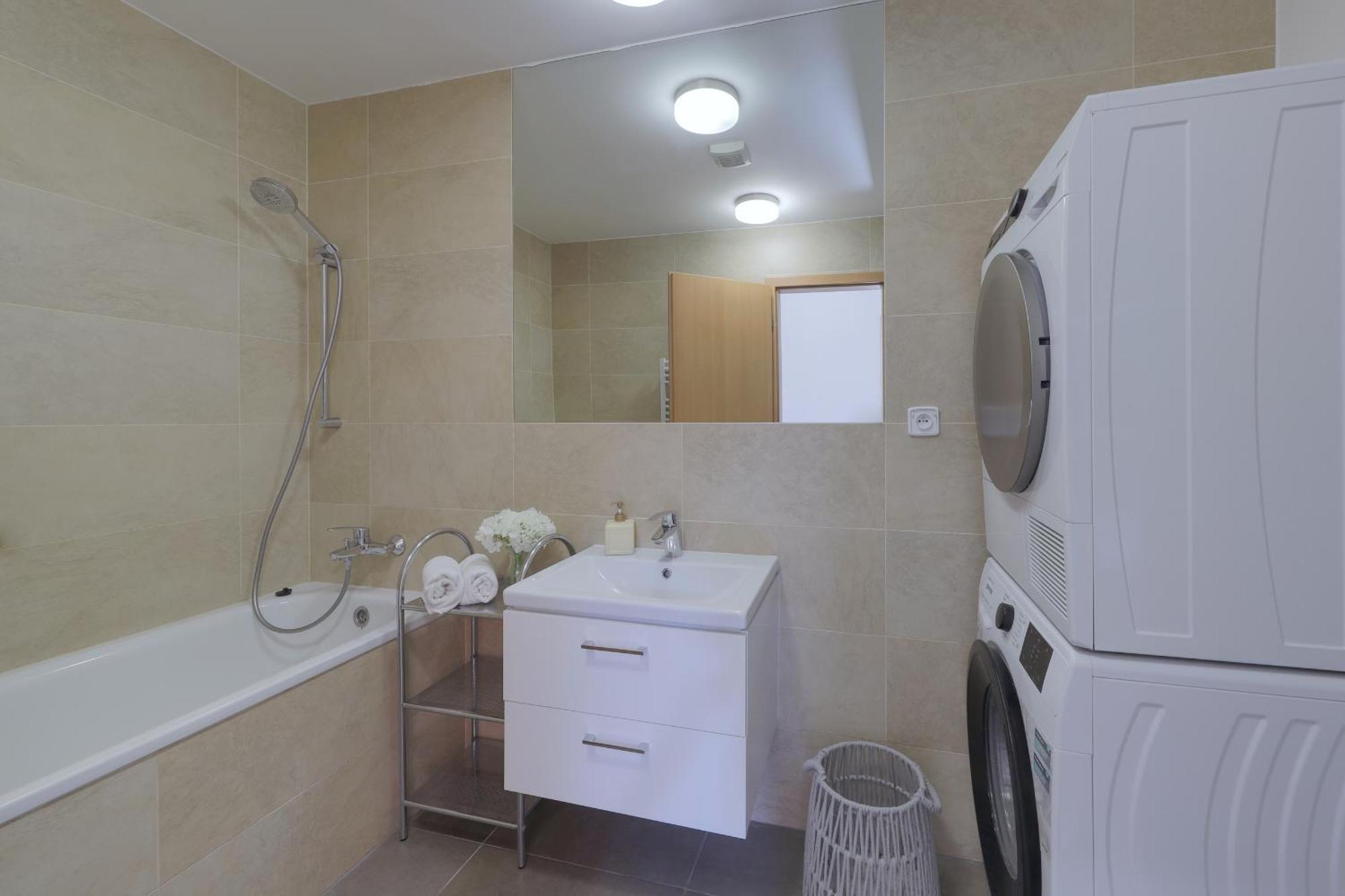 Aneri Apartment Old Town Bratislava Bagian luar foto