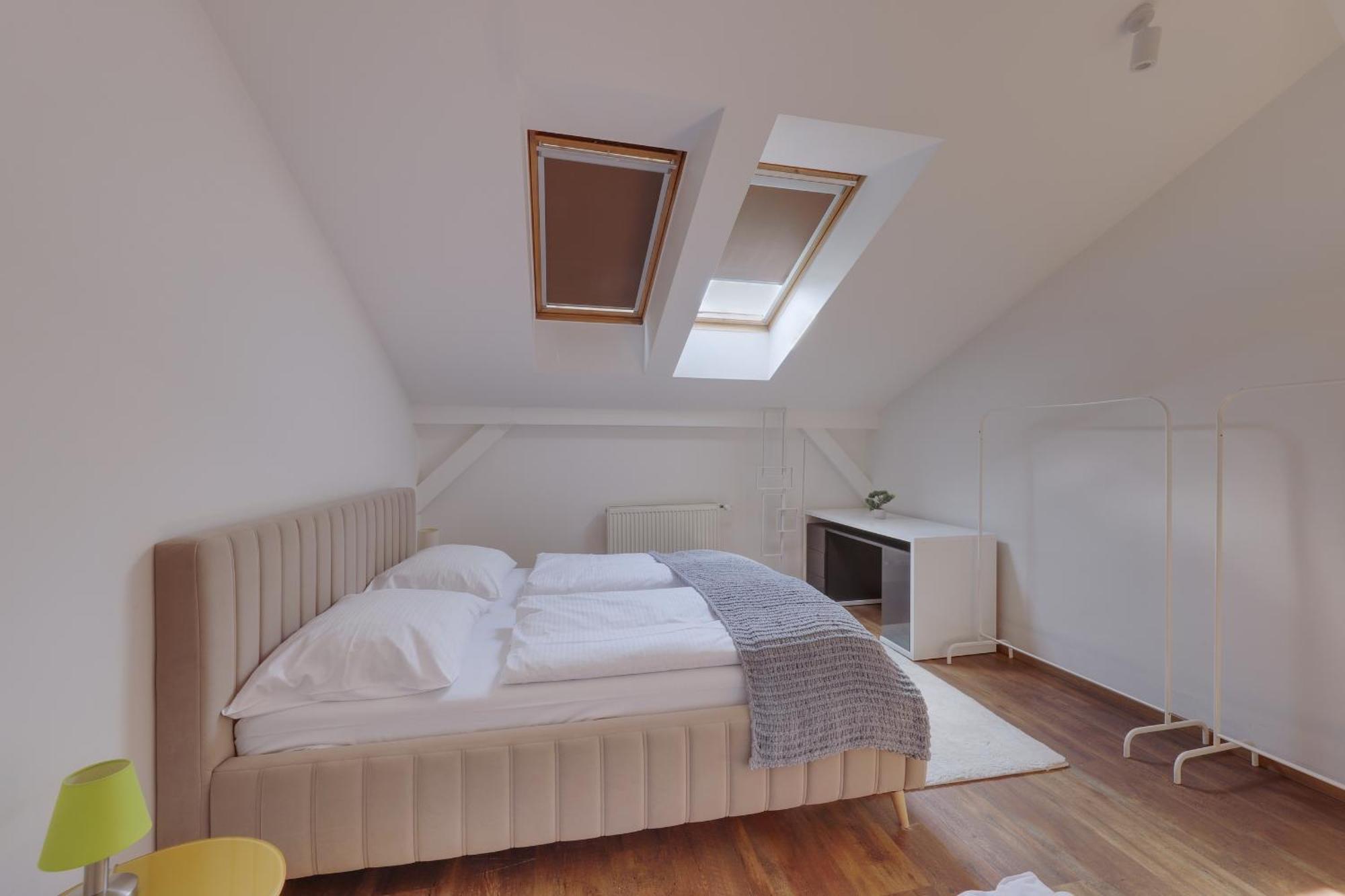 Aneri Apartment Old Town Bratislava Bagian luar foto