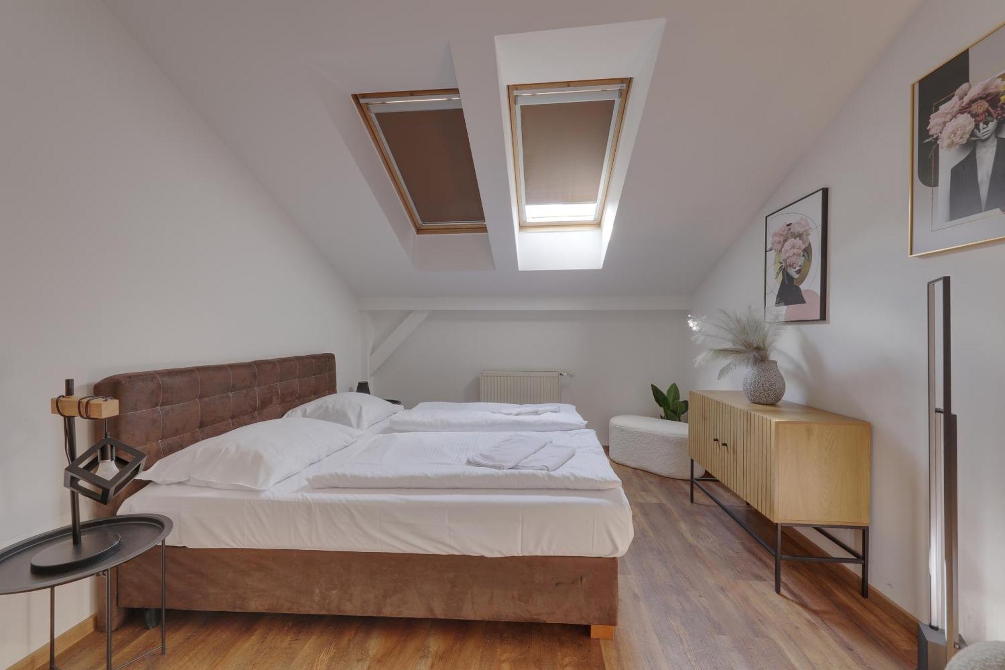Aneri Apartment Old Town Bratislava Bagian luar foto